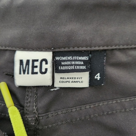 MEC Black Mid Rise Hiking Capri Pants size 4 - Picture 4 of 11